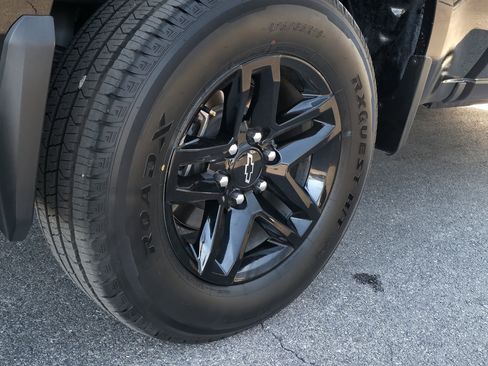 Used 2019 Chevrolet Silverado 1500 LT Trail Boss w/ Convenience Package image 8