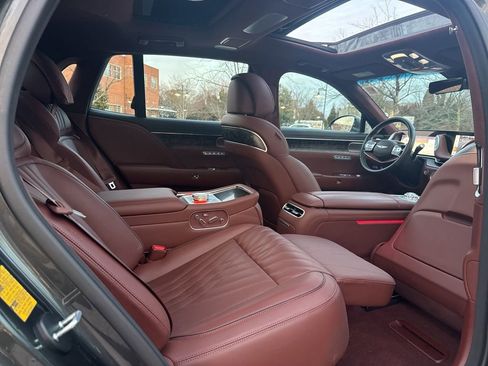 Used 2024 Genesis G90 3.5T image 28