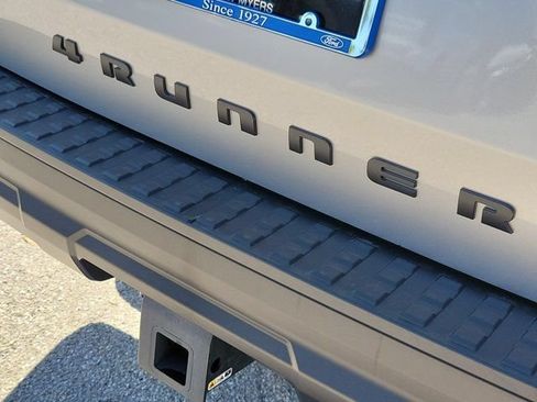 Used 2026 Toyota 4Runner SR5 AWD/4WD image 9