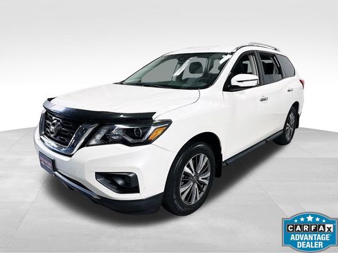 Used 2018 Nissan Pathfinder SV AWD/4WD image 2
