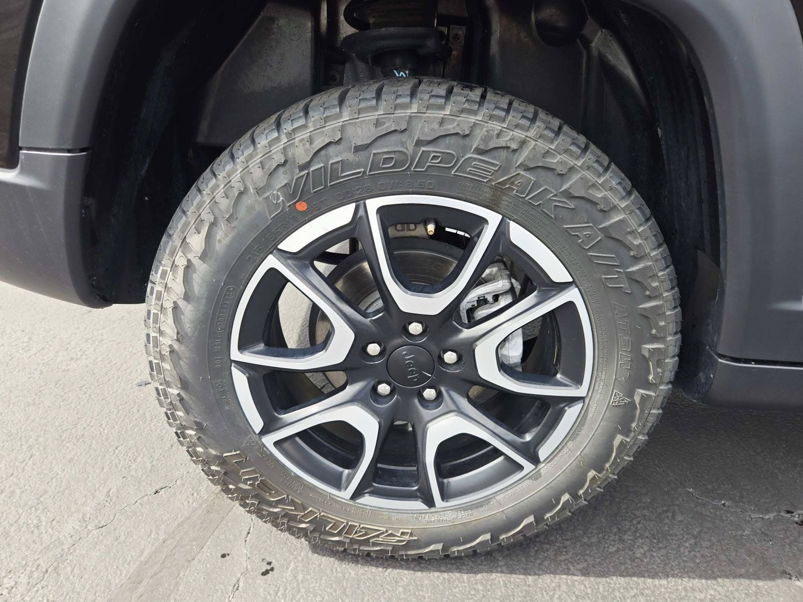 Used 2024 Jeep Compass Trailhawk AWD/4WD image 18