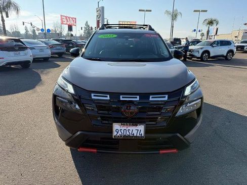 Certified 2025 Nissan Rogue SV AWD/4WD image 2