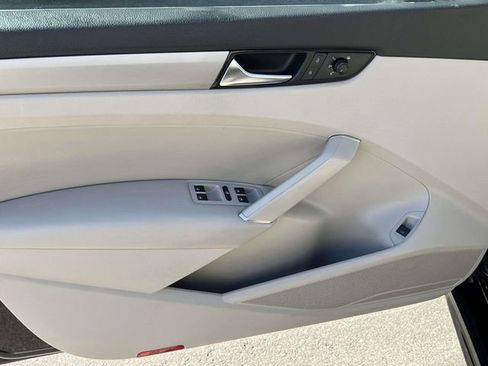 Used 2020 Volkswagen Passat 2.0T SE w/ Sunroof Package image 15