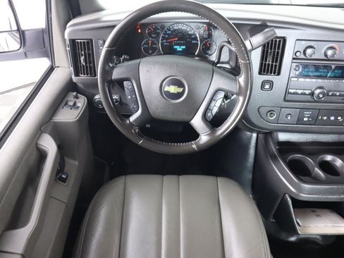 Used 2022 Chevrolet Express 3500 w/ Driver Convenience Package RWD image 20
