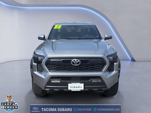 Used 2025 Toyota Tacoma TRD Off-Road AWD/4WD image 8
