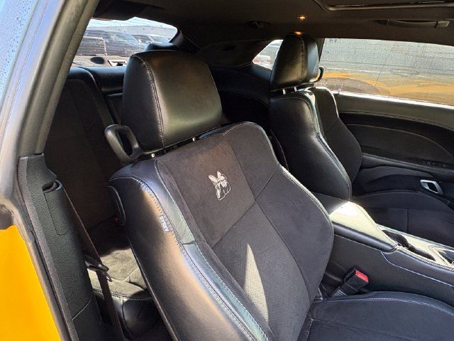 Used 2017 Dodge Challenger R/T Scat Pack w/ Leather Interior Group RWD image 8