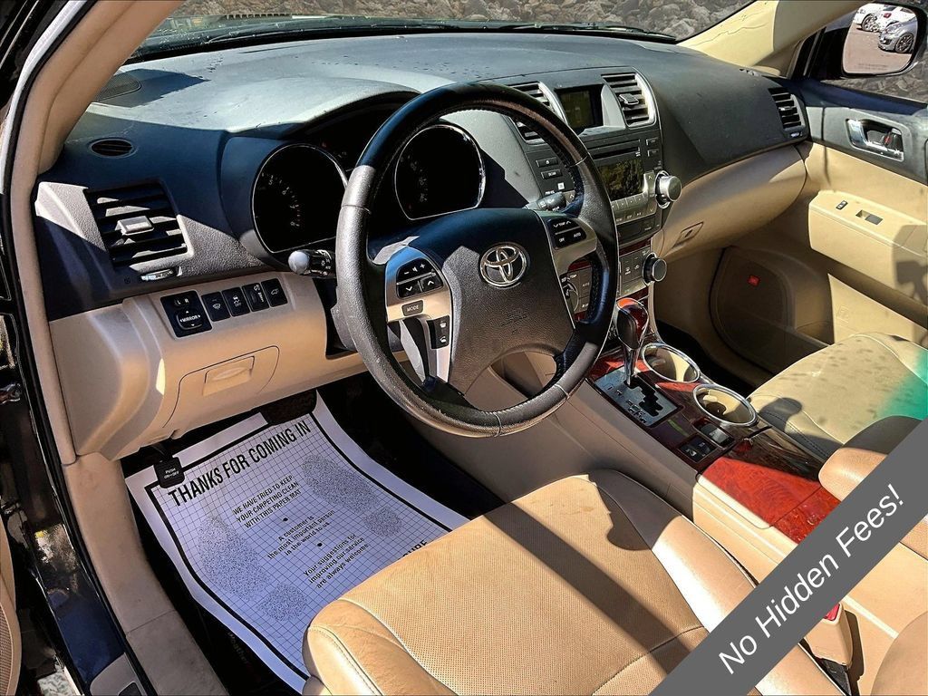 Used 2011 Toyota Highlander Limited w/ Tow Pkg AWD/4WD image 10