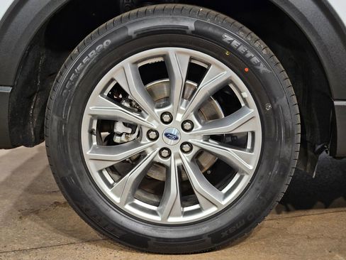 Used 2023 Ford Explorer Limited AWD/4WD image 17