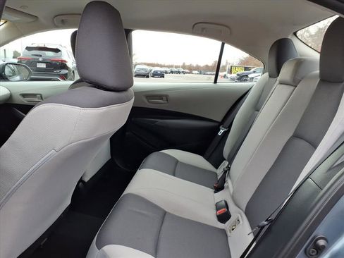 Used 2025 Toyota Corolla LE image 8