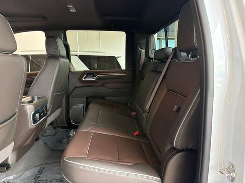 Used 2026 GMC Sierra 3500 Denali w/ Denali Reserve Package AWD/4WD image 17