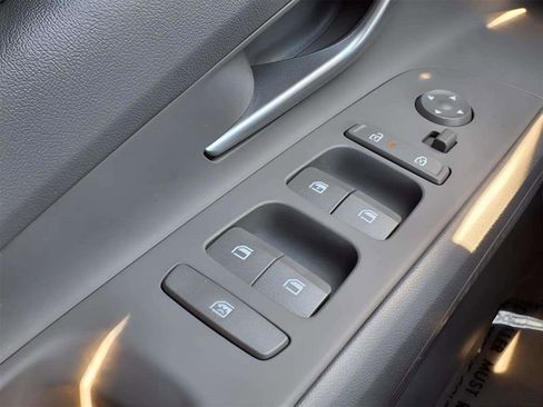 Certified 2024 Hyundai Elantra SE image 10