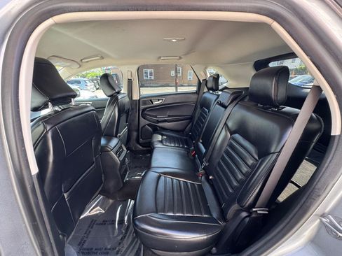 Used 2024 Ford Edge SEL AWD/4WD image 11