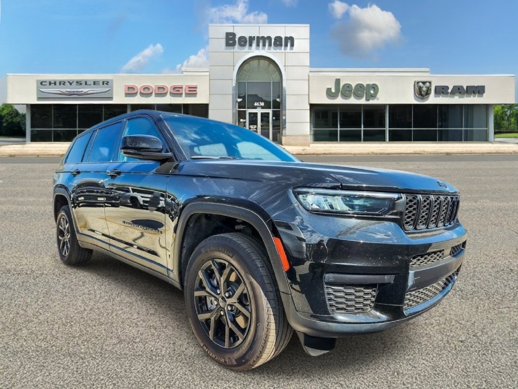 Certified 2025 Jeep Grand Cherokee L Altitude AWD/4WD image 2