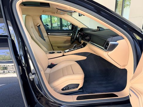 Used 2023 Porsche Panamera Platinum Edition RWD image 21