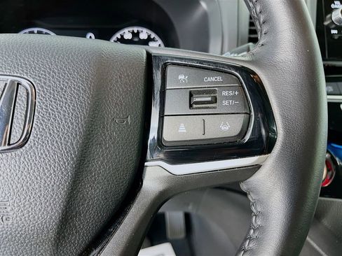 Used 2025 Honda Odyssey Touring image 17