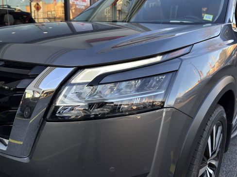Used 2024 Nissan Pathfinder Platinum w/ Lighting Package (N93) image 12