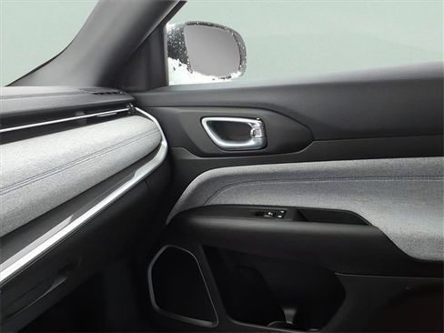 Used 2023 Jeep Compass Sport image 22