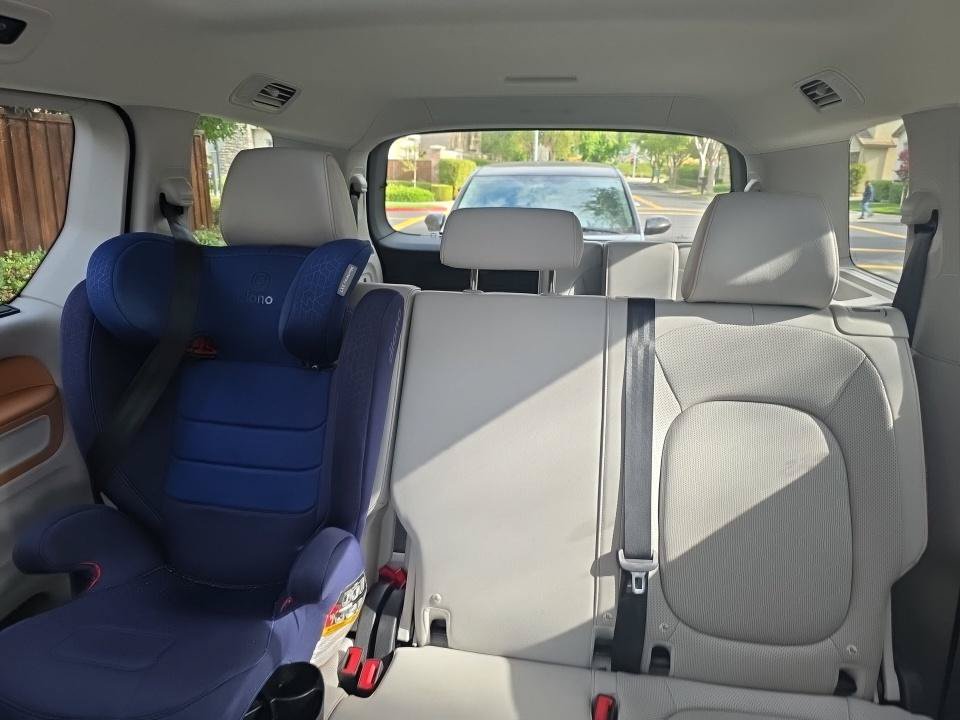 Used 2025 Volkswagen ID. Buzz 1st Edition RWD image 23