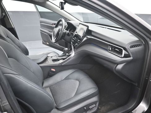 Used 2021 Toyota Camry XSE FWD image 16
