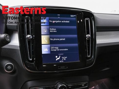 Used 2021 Volvo XC40 T4 Momentum FWD image 17