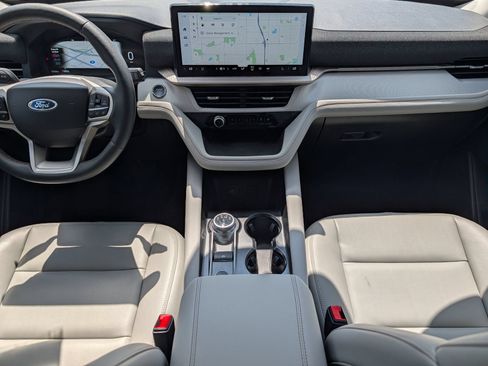 New 2026 Ford Explorer Active w/ Active Comfort Package AWD/4WD image 10