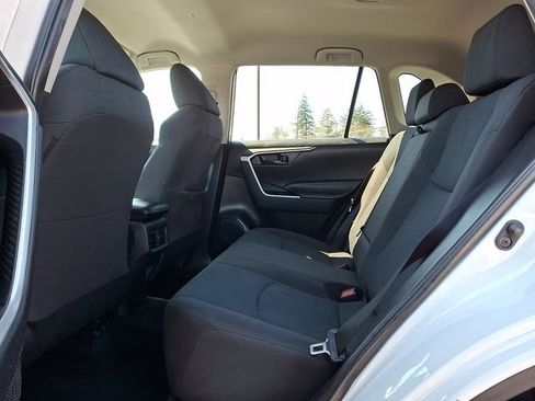 Used 2022 Toyota RAV4 LE image 14