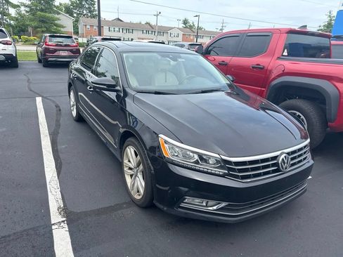 Used 2017 Volkswagen Passat 1.8T SEL Premium FWD image 16