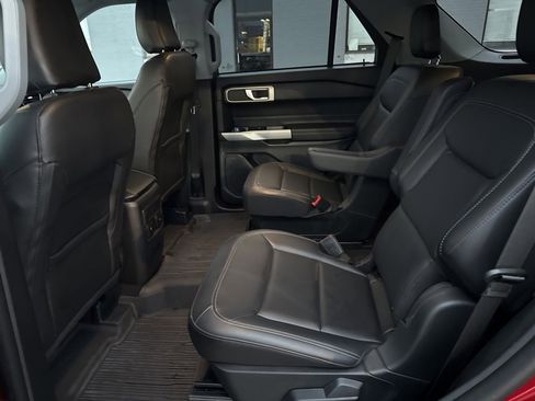 Used 2023 Ford Explorer XLT w/ Equipment Group 202A image 25