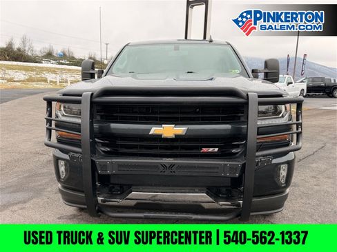 Used 2018 Chevrolet Silverado 1500 LT w/ All Star Edition image 10