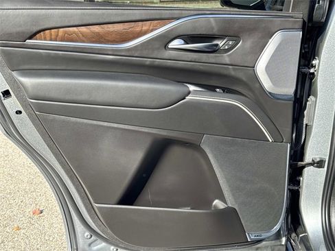 Certified 2022 Cadillac Escalade Sport Platinum w/ Heavy-Duty Trailer Package image 12