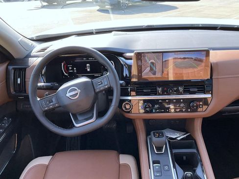 New 2026 Nissan Pathfinder Platinum AWD/4WD image 14