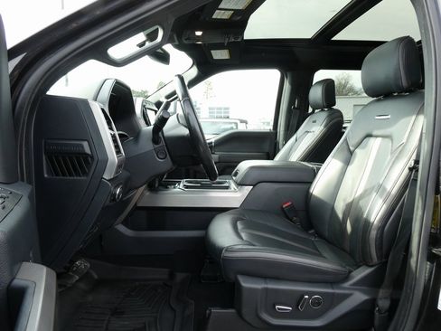 Used 2022 Ford F450 Platinum w/ FX4 Off-Road Package image 25