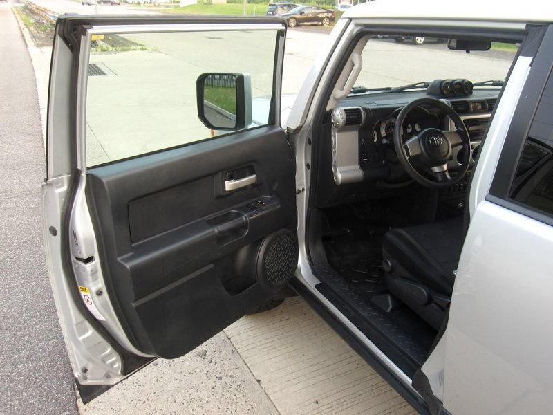 Used 2008 Toyota FJ Cruiser 4WD w/ Convenience Pkg image 16