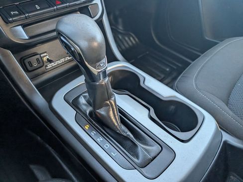 Used 2022 Chevrolet Colorado LT w/ Fleet Safety Package image 21