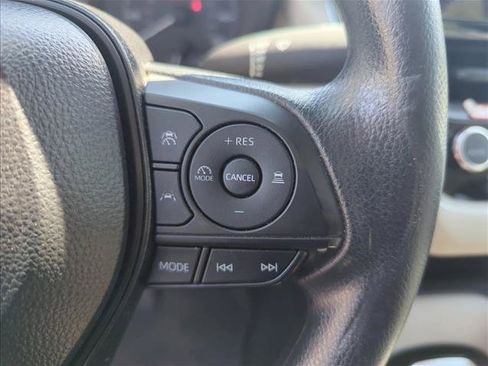 Used 2025 Toyota Corolla LE FWD image 15