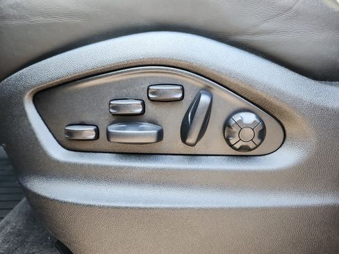 Certified 2024 Porsche Cayenne Coupe image 19