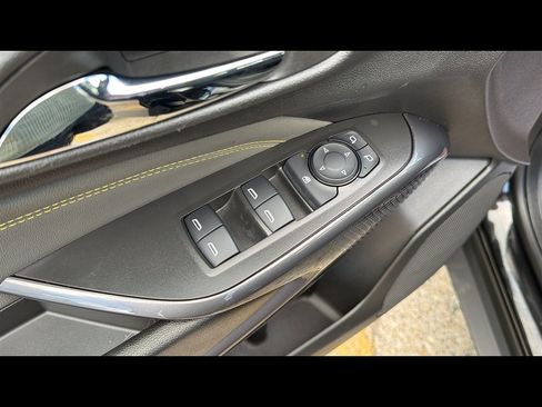 Used 2025 Chevrolet Trax ACTIV w/ Driver Confidence Package FWD image 8