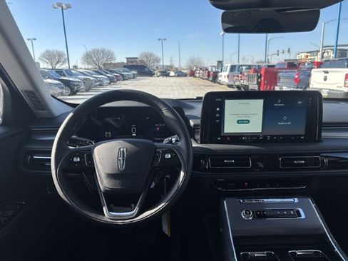 New 2026 Lincoln Aviator Premiere image 17