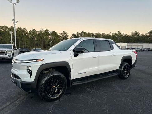 New 2025 Chevrolet Silverado EV LT image 8
