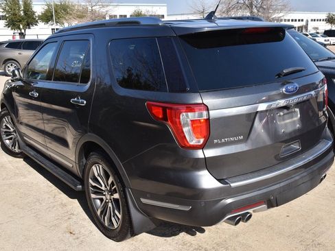 Used 2019 Ford Explorer Platinum image 8
