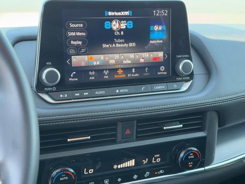 Certified 2025 Nissan Rogue SV image 22