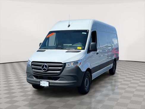 Used 2025 Mercedes-Benz Sprinter 2500 image 3
