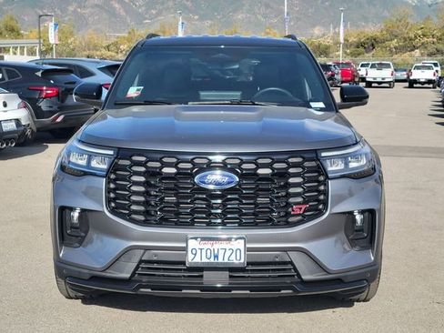 Used 2025 Ford Explorer ST image 8