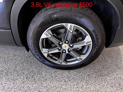 Used 2025 Chevrolet Blazer LT w/ Sound & Technology Package FWD image 8
