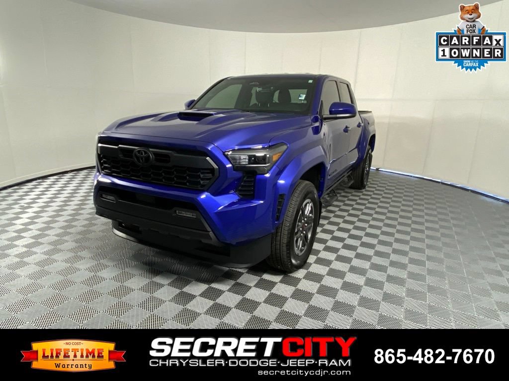 Used 2025 Toyota Tacoma TRD Sport AWD/4WD image 3