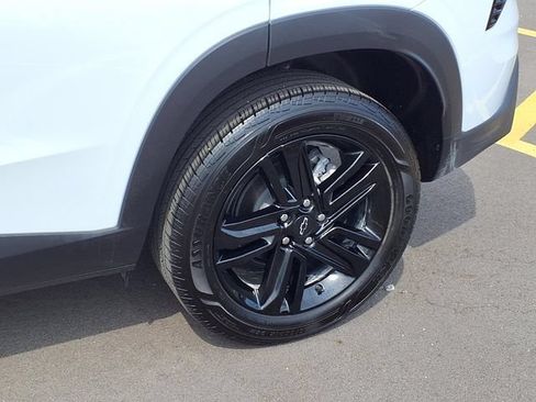 Used 2024 Chevrolet Trax ACTIV w/ Sunroof Package FWD image 30