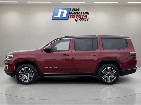 Used 2022 Jeep Wagoneer Series III RWD image 8
