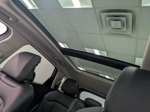 Used 2025 Kia Sportage EX w/ EX Premium Package image 21