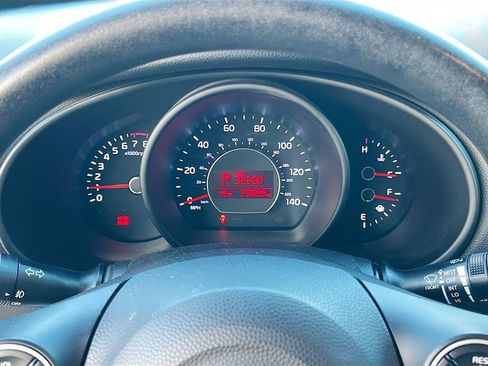 Used 2018 Kia Soul + image 12