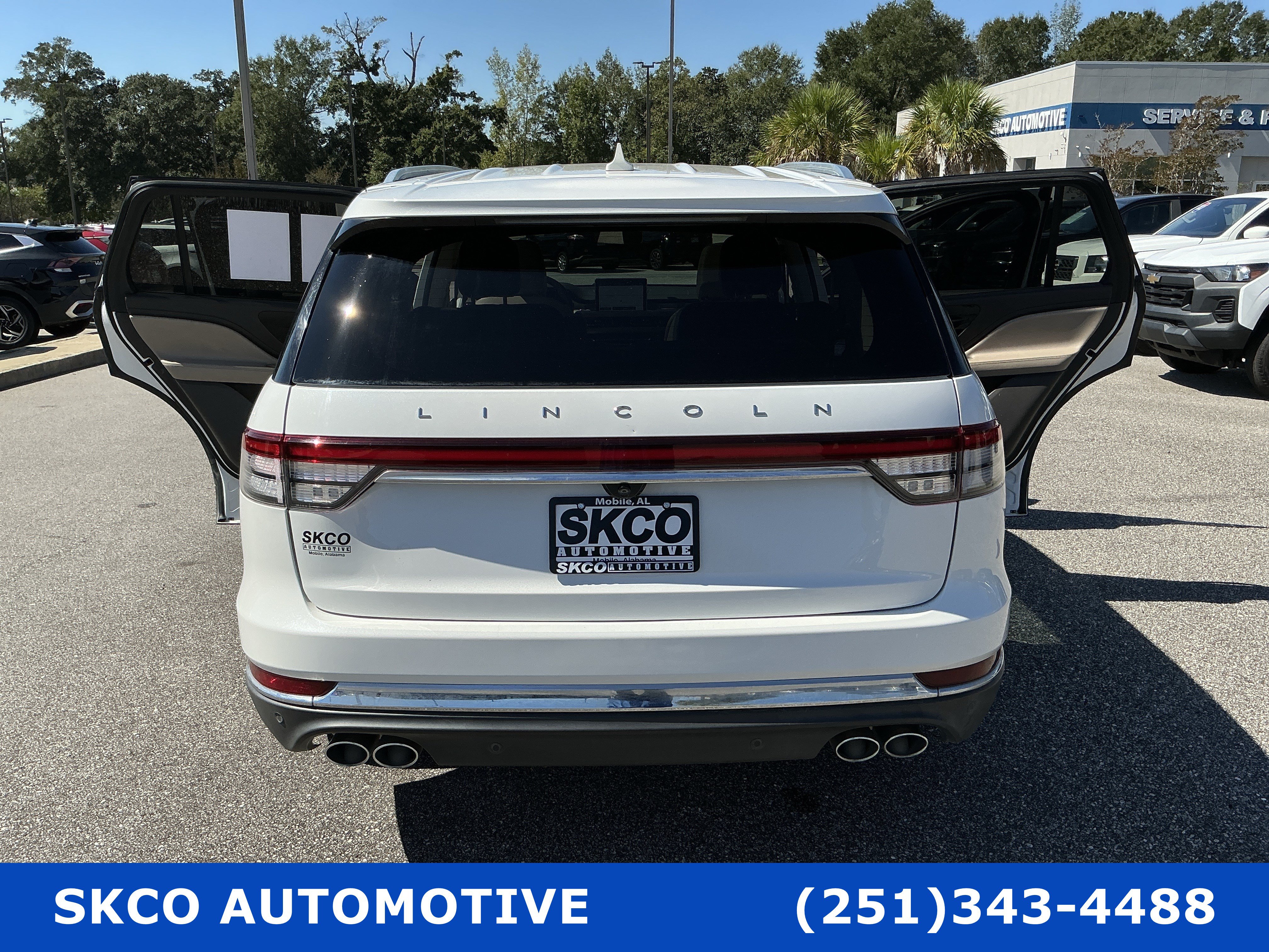 Used 2023 Lincoln Aviator 2WD w/ Premium Package image 33